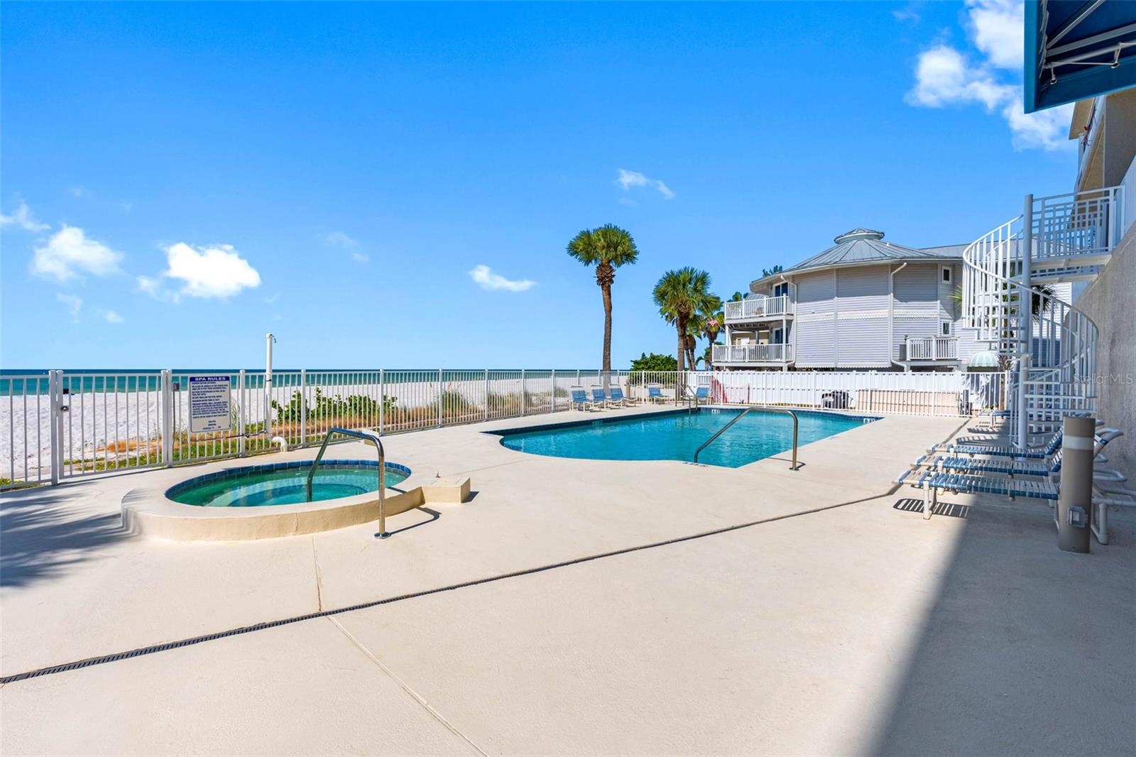 Image 12 of 80 For 19710 Gulf Boulevard 301