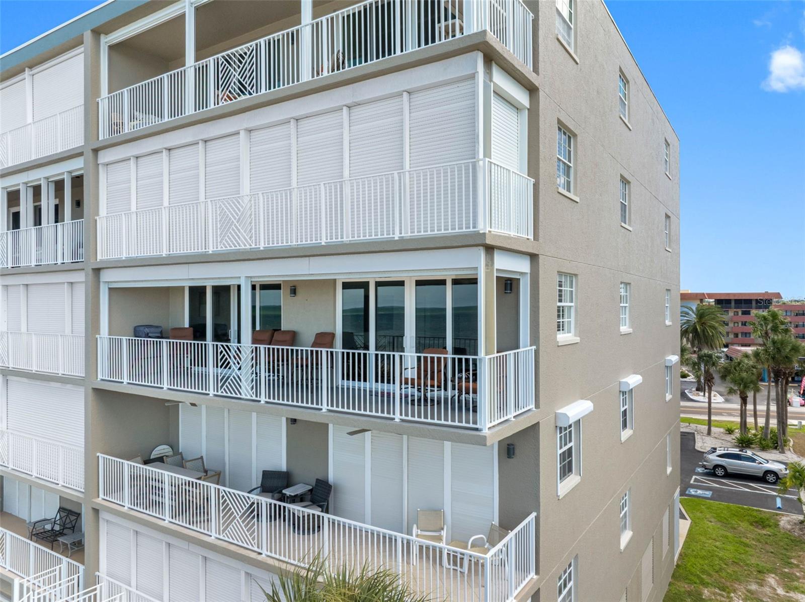 Image 14 of 80 For 19710 Gulf Boulevard 301