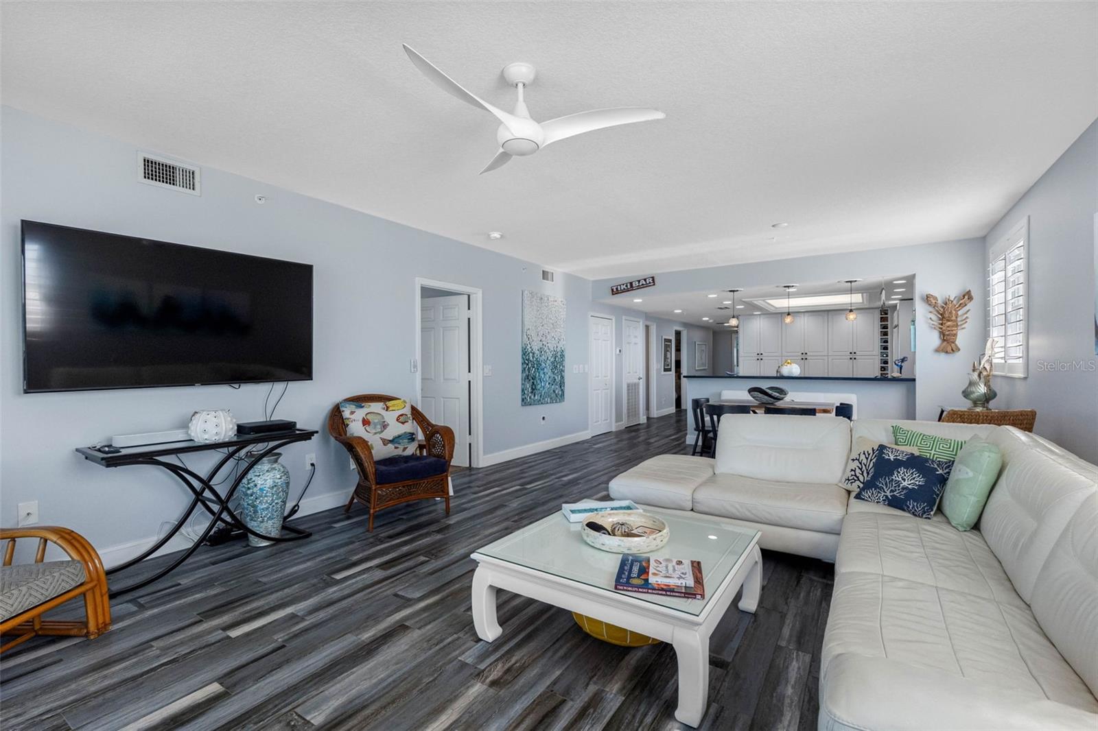 Image 15 of 80 For 19710 Gulf Boulevard 301