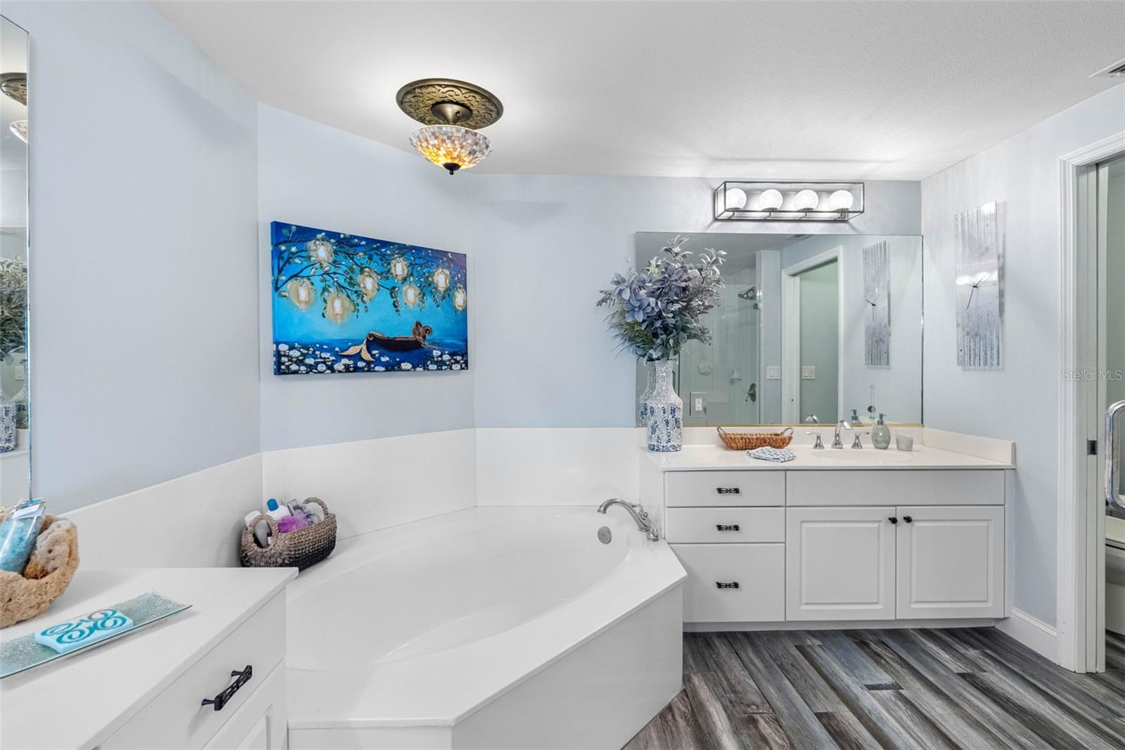 Image 23 of 80 For 19710 Gulf Boulevard 301