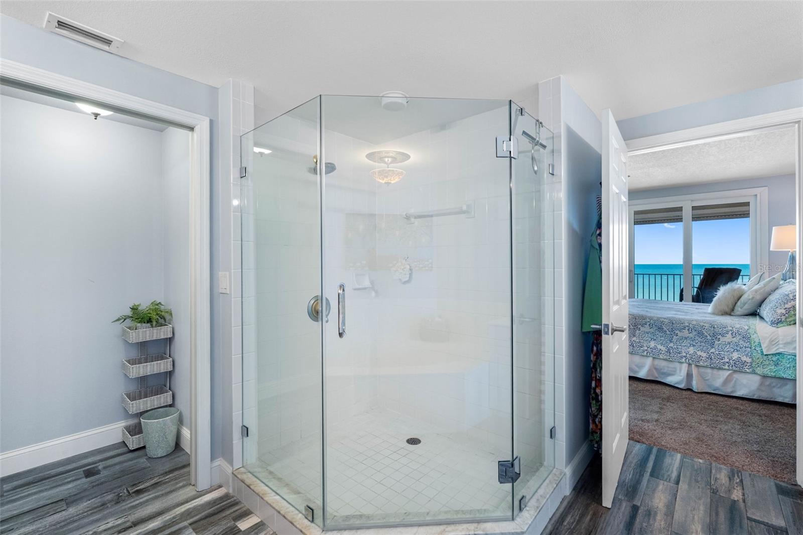 Image 25 of 80 For 19710 Gulf Boulevard 301