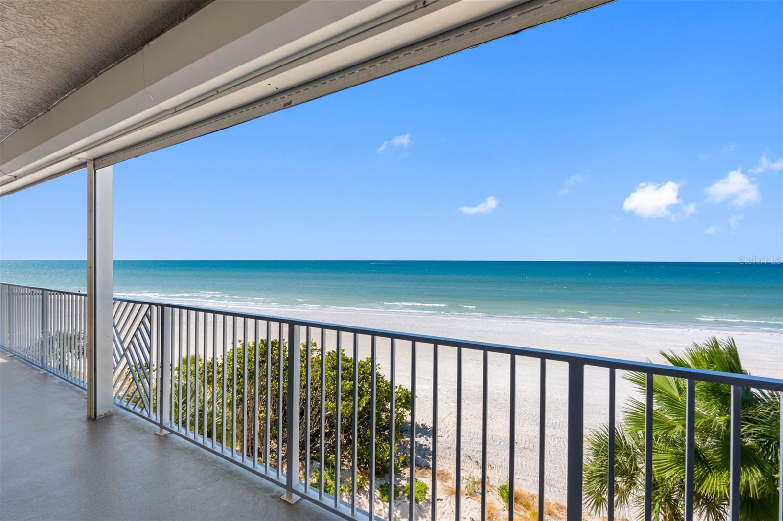 Image 28 of 80 For 19710 Gulf Boulevard 301