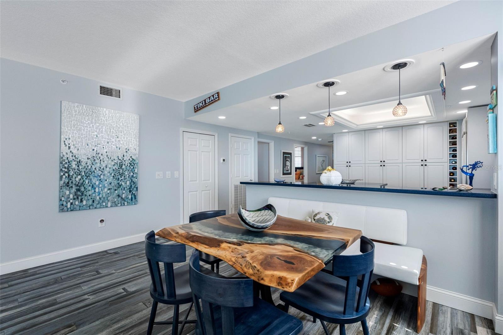 Image 33 of 80 For 19710 Gulf Boulevard 301