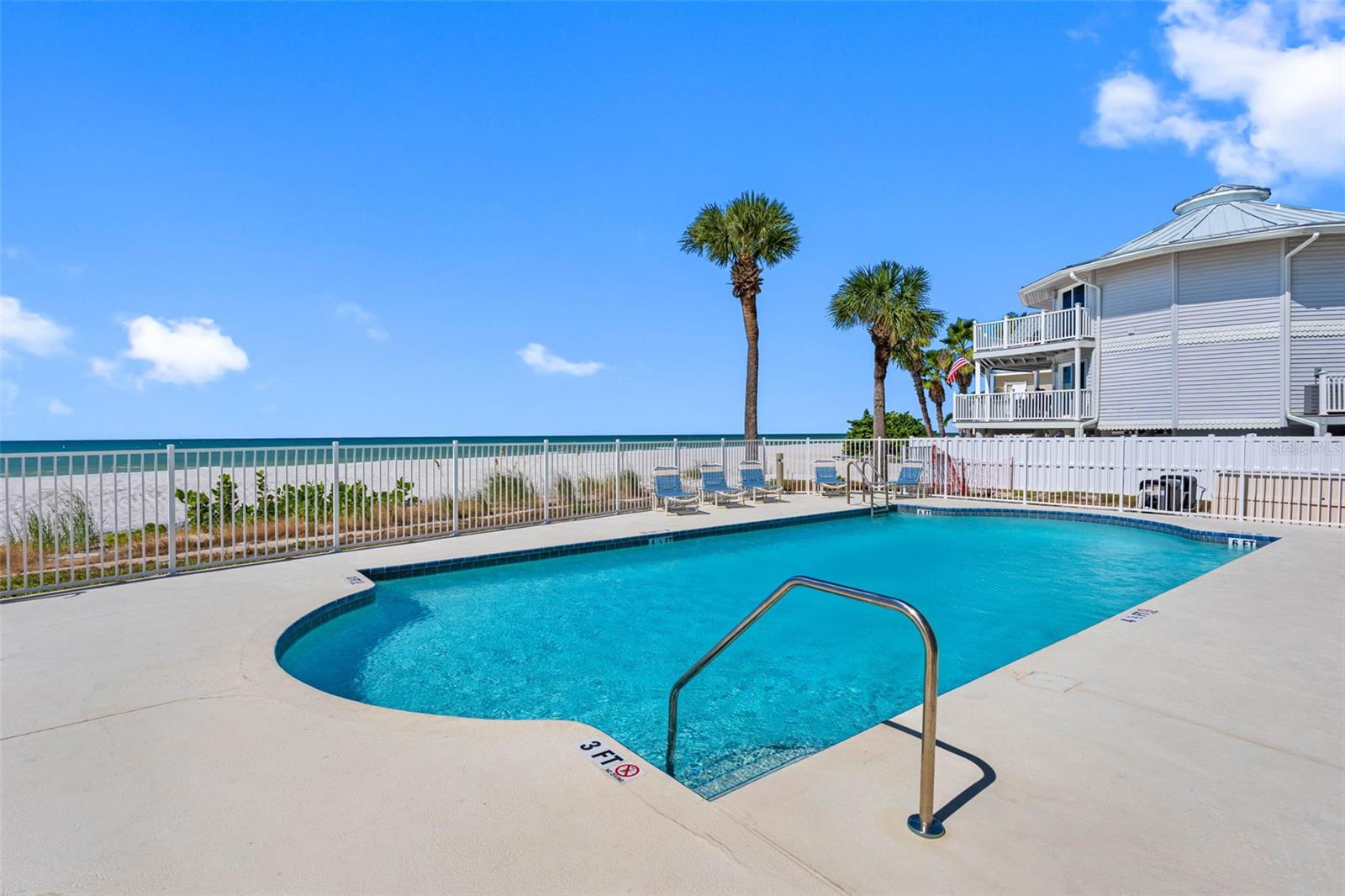 Image 49 of 80 For 19710 Gulf Boulevard 301