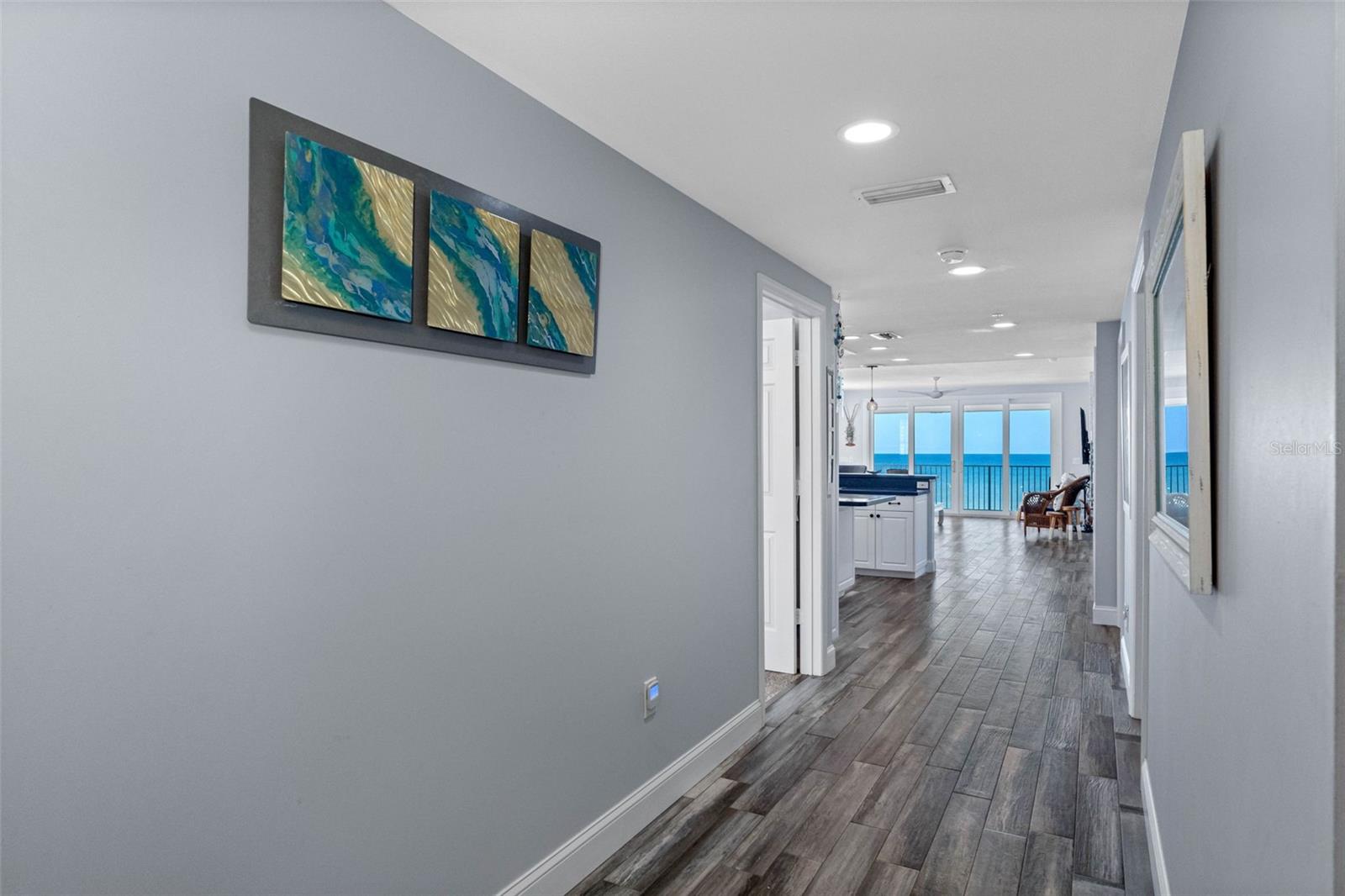 Image 52 of 80 For 19710 Gulf Boulevard 301