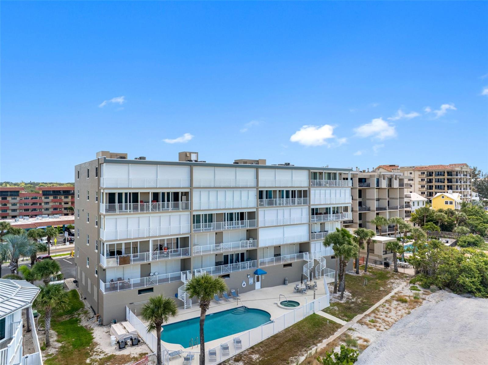 Image 65 of 80 For 19710 Gulf Boulevard 301