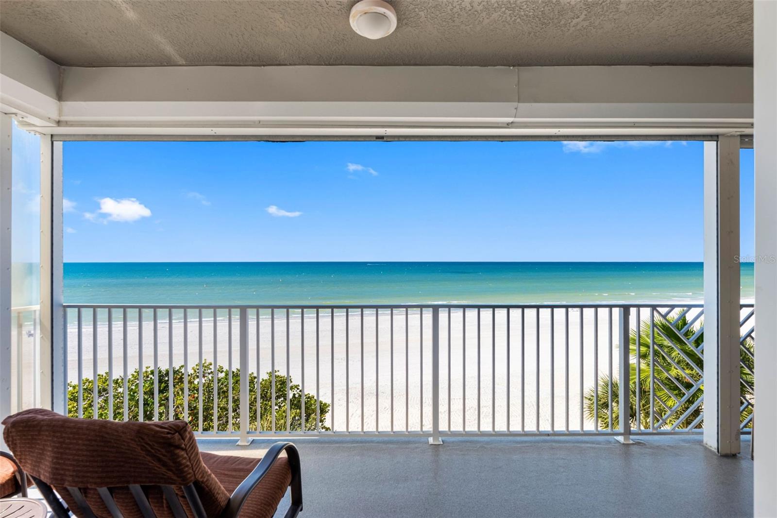 Image 8 of 80 For 19710 Gulf Boulevard 301