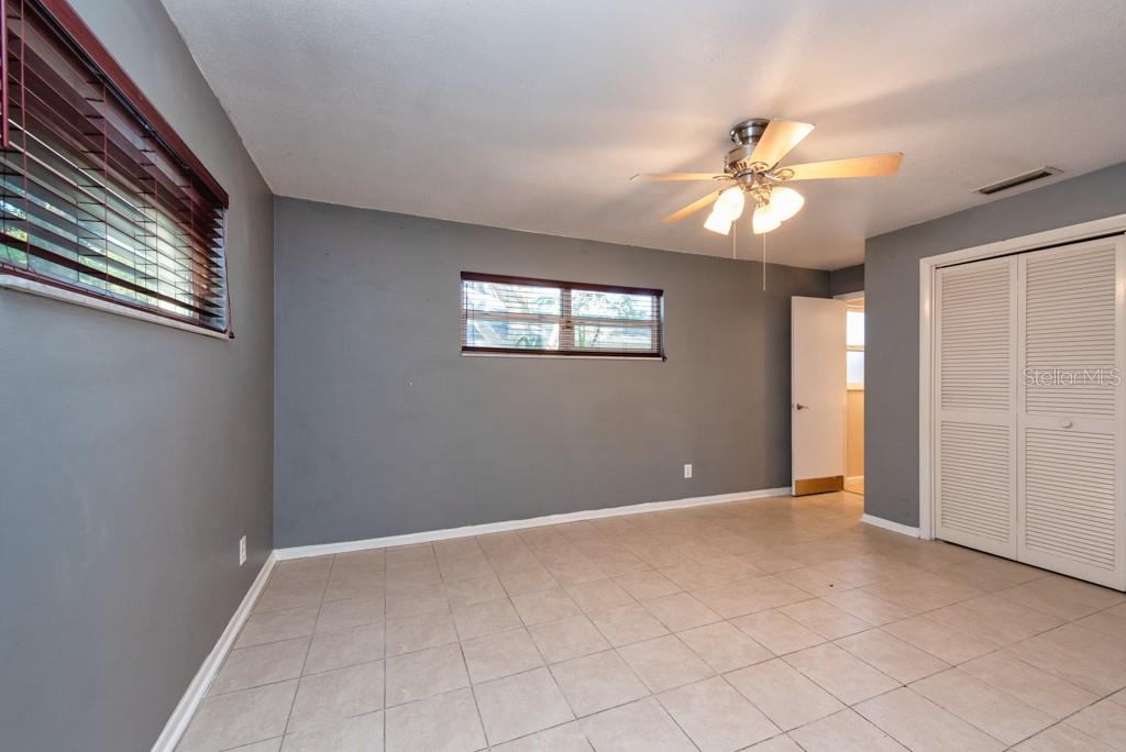 Listing photo id 9 for 1877 Dawn Drive