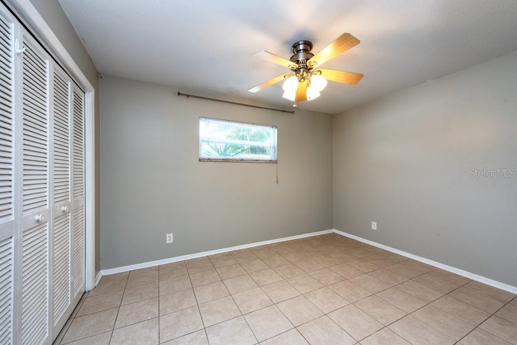Listing photo id 14 for 1877 Dawn Drive