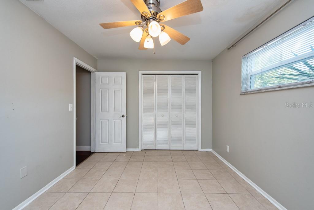 Listing photo id 15 for 1877 Dawn Drive