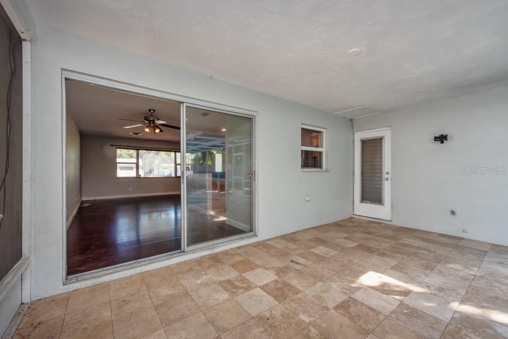 Listing photo id 20 for 1877 Dawn Drive