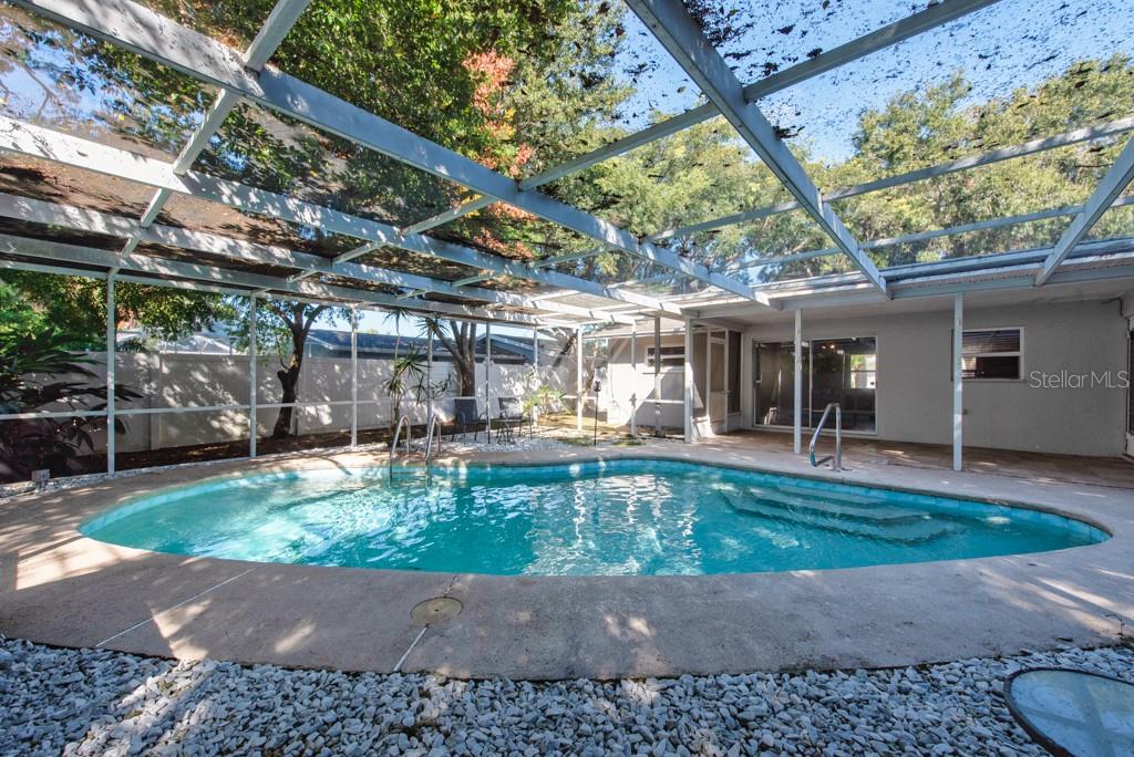 Listing photo id 24 for 1877 Dawn Drive