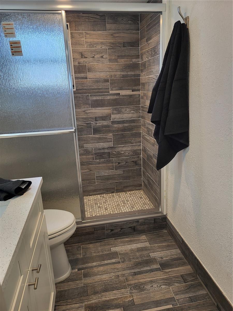 Image 15 of 26 For 4650 Cove Circle 611