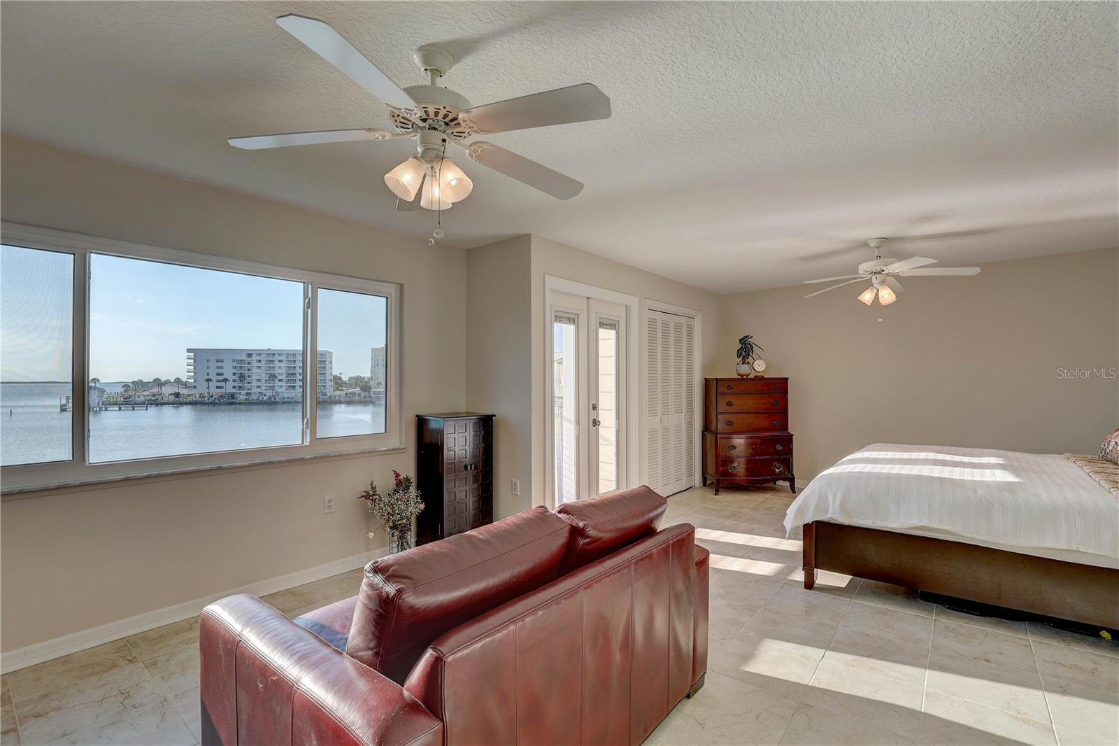 Image 18 of 28 For 433 Paula Drive 34