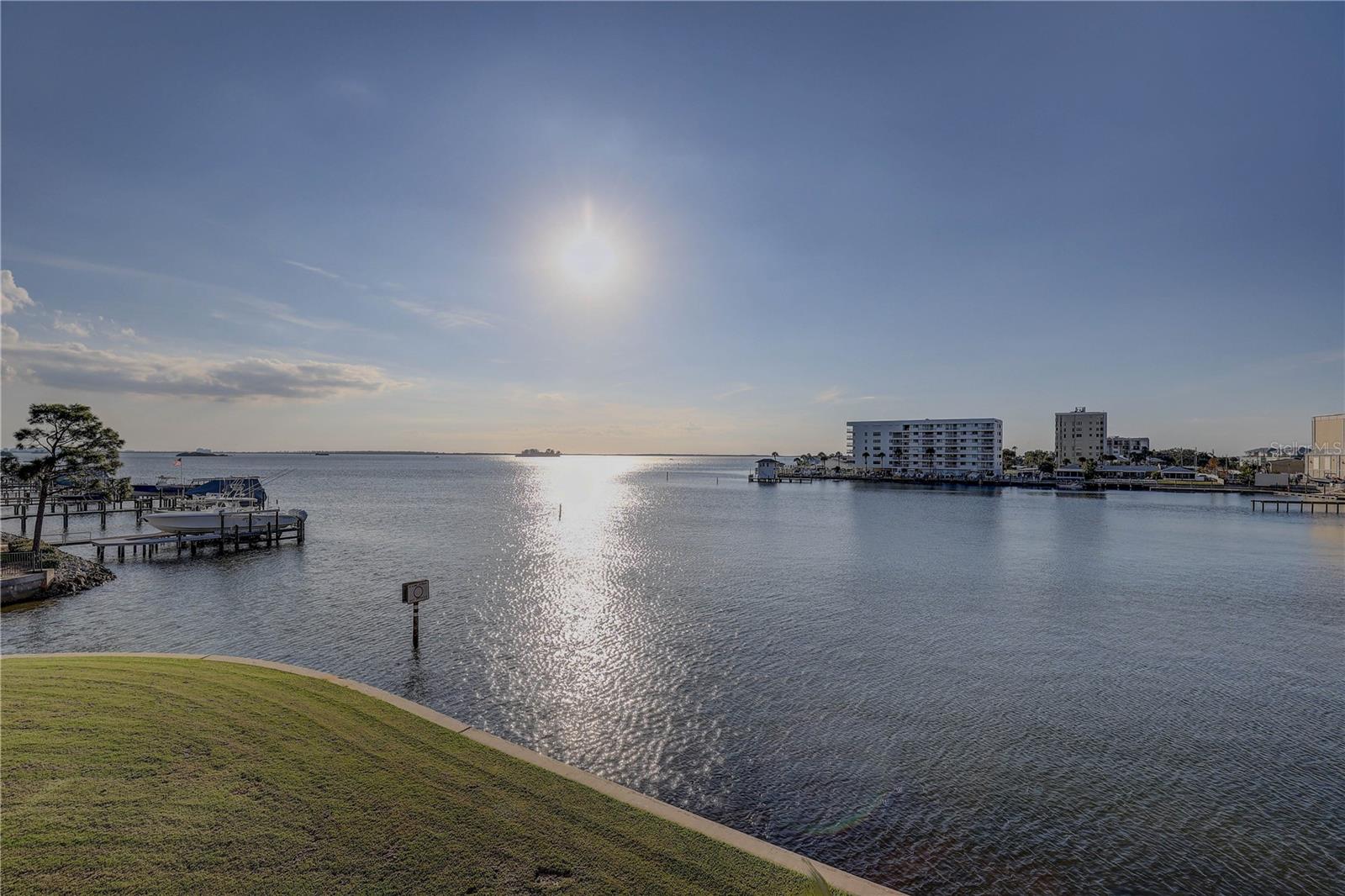 Image 24 of 28 For 433 Paula Drive 34