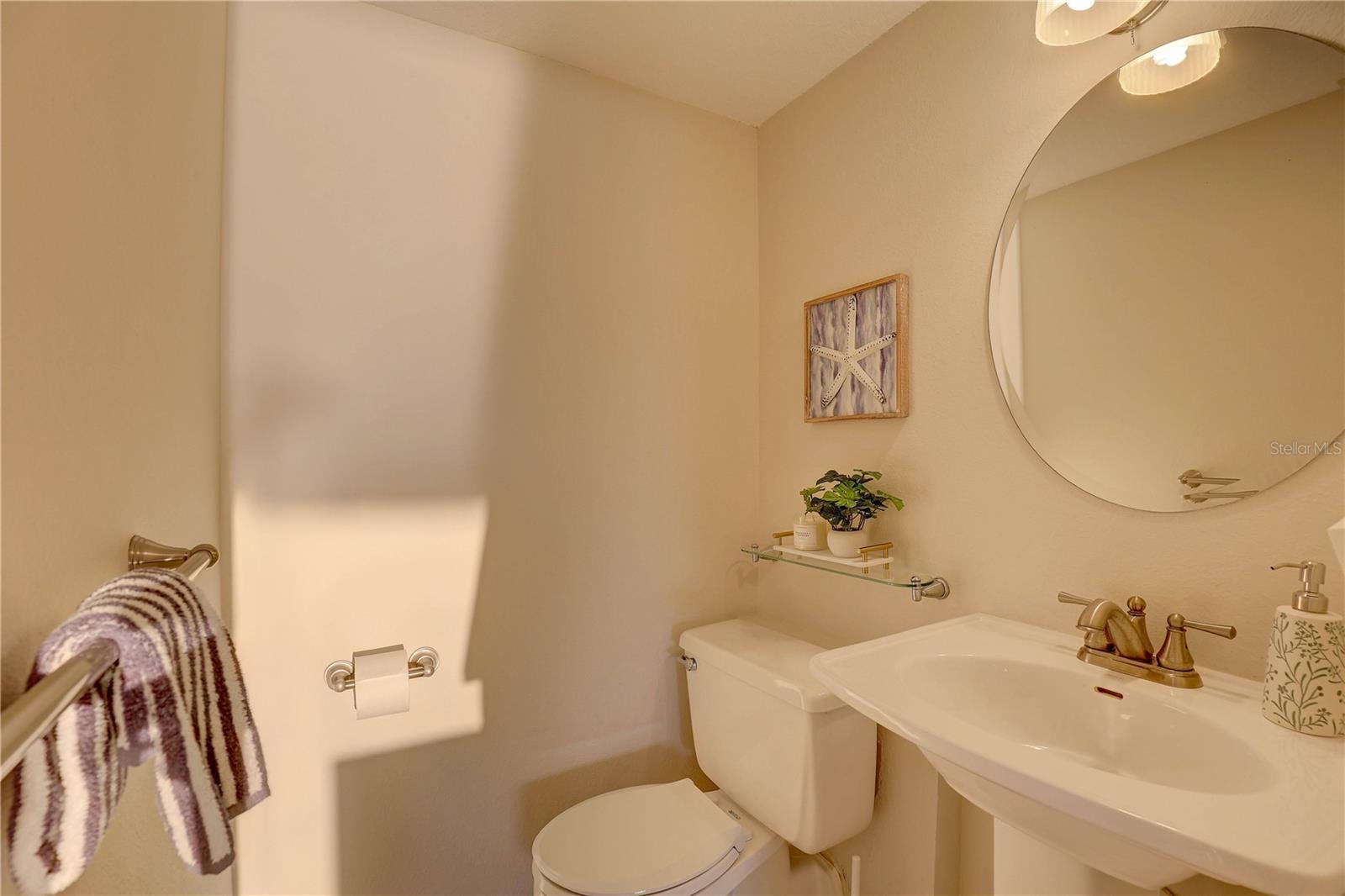 Image 9 of 28 For 433 Paula Drive 34