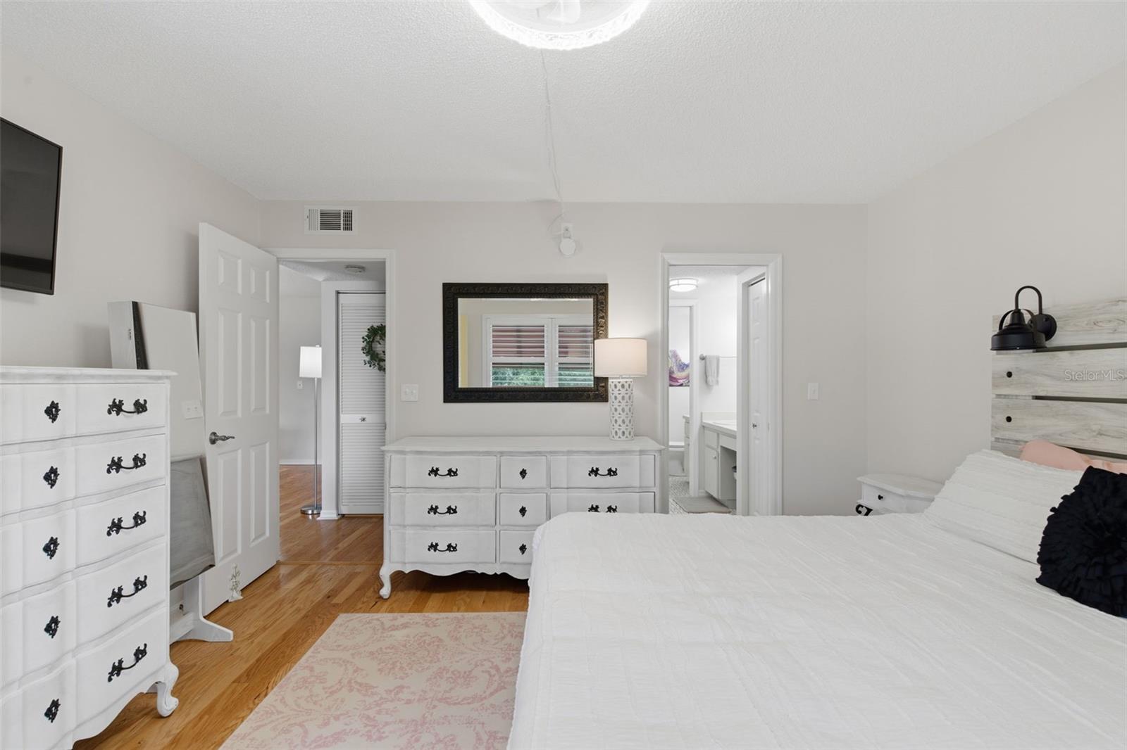 Image 19 of 40 For 5775 Park Street N 311
