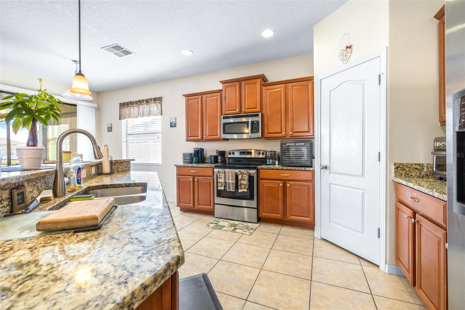 Image 8 of 40 For 1564 Imperial Key Drive