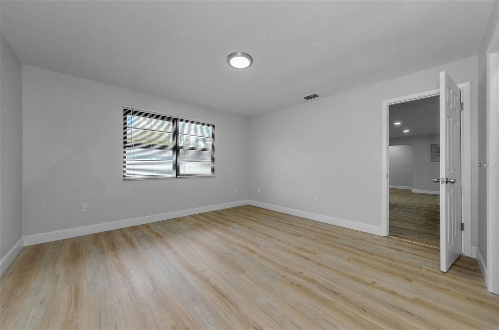 Image 24 of 37 For 12920 Walnut Tree Lane