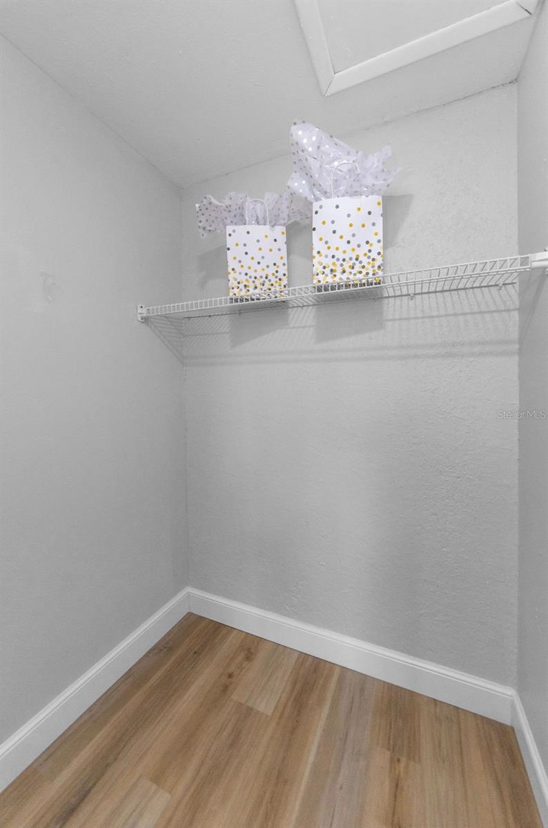 Image 27 of 37 For 12920 Walnut Tree Lane