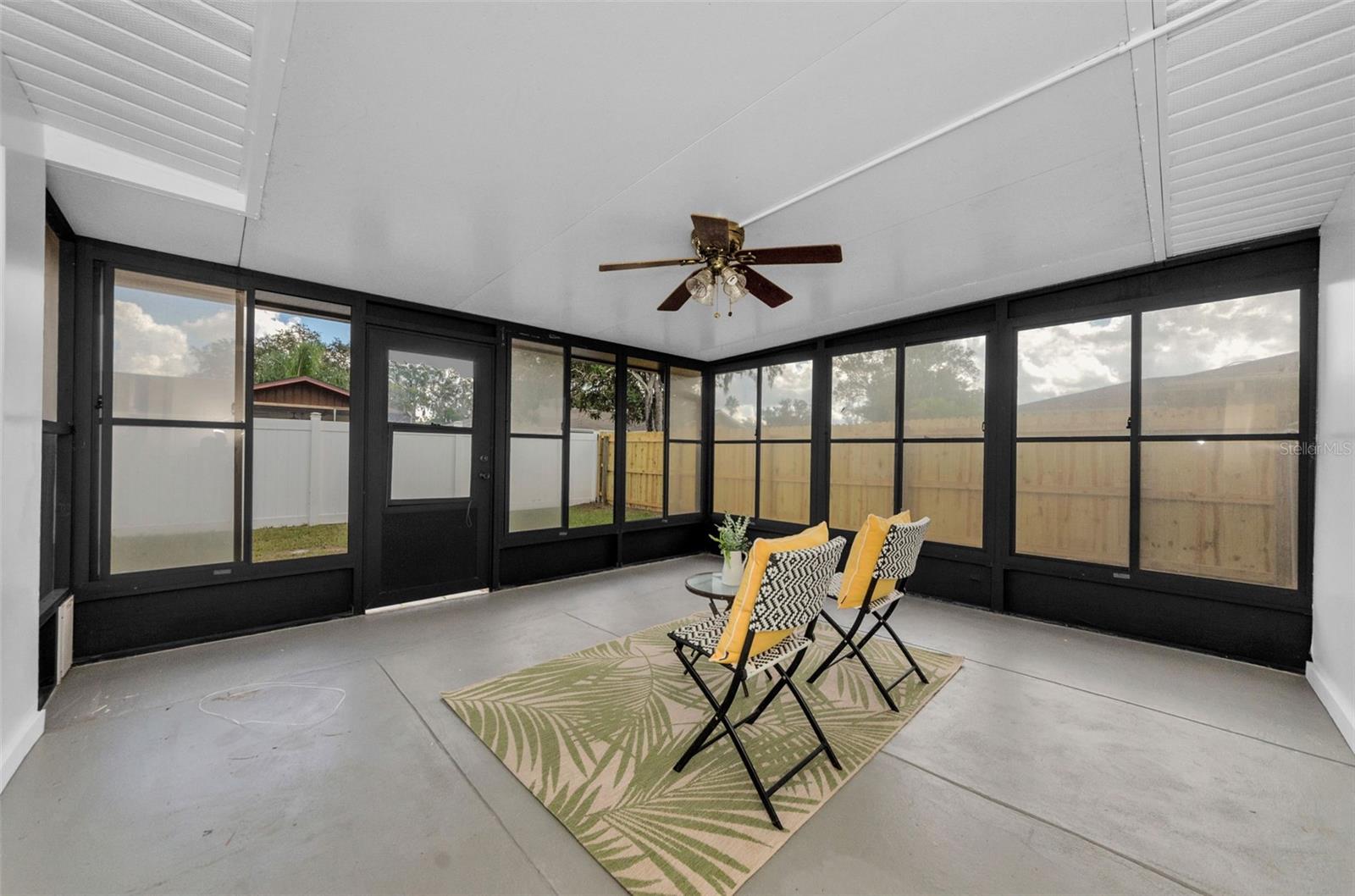 Image 32 of 37 For 12920 Walnut Tree Lane