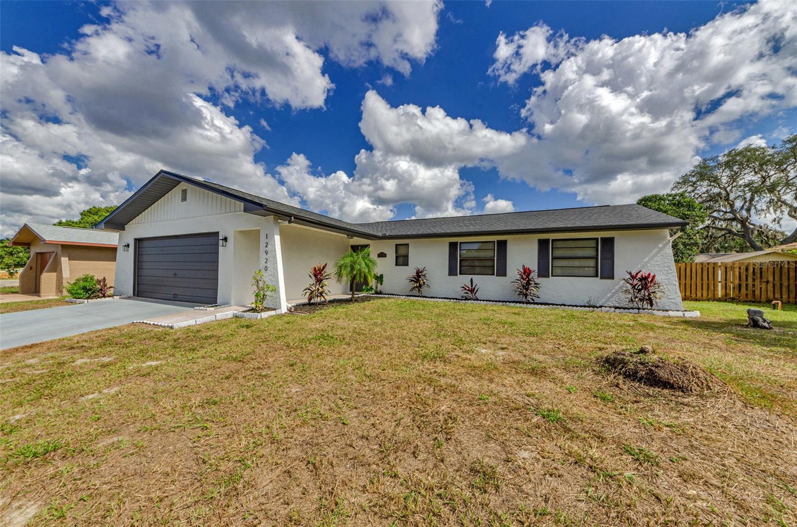 Image 4 of 37 For 12920 Walnut Tree Lane