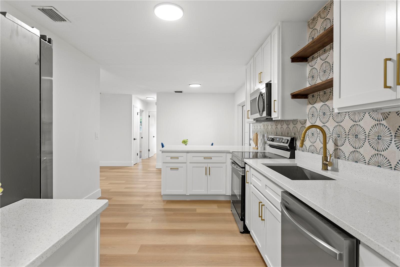 Listing photo id 10 for 1500 78th Avenue N