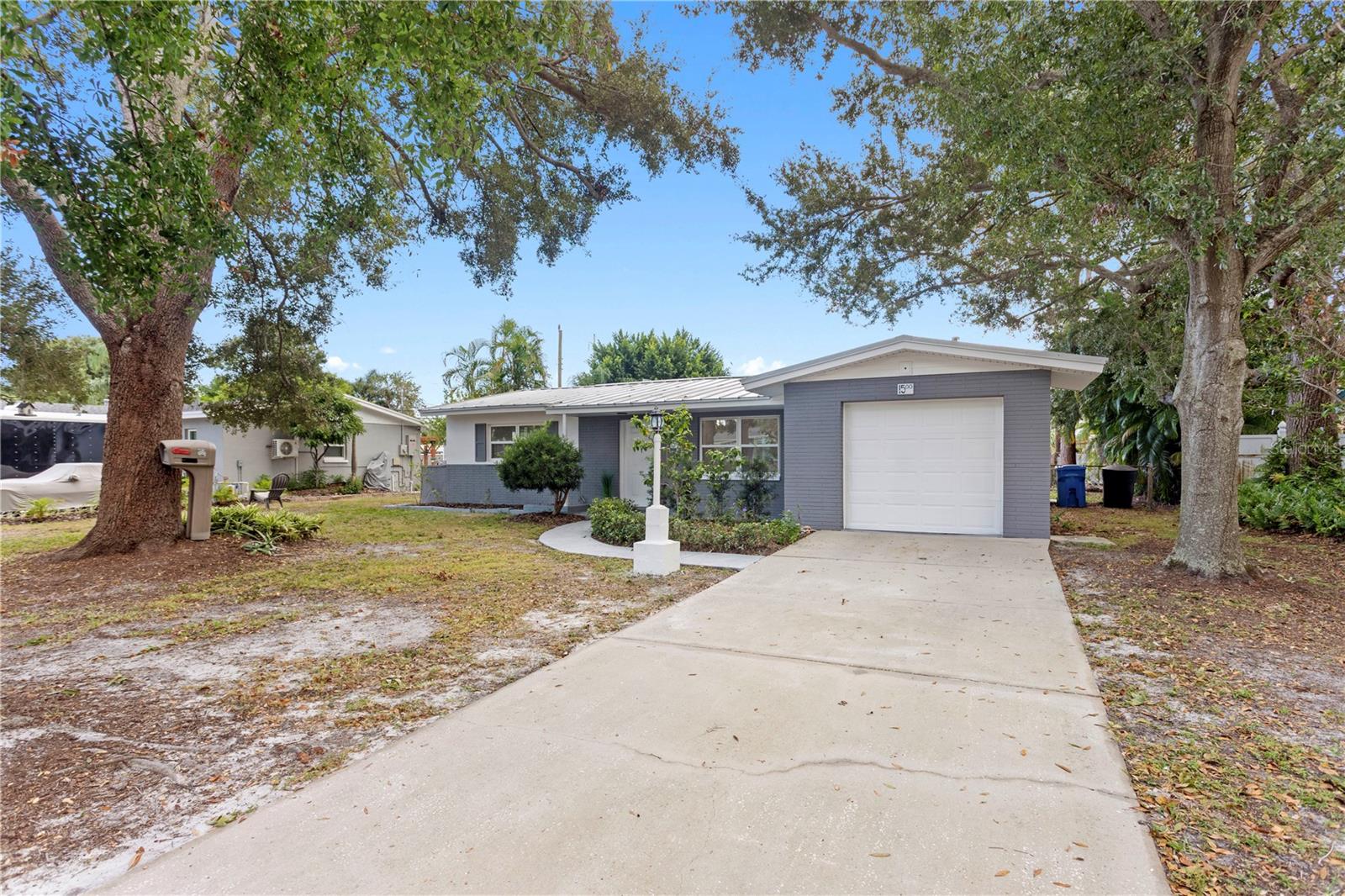 Listing photo id 24 for 1500 78th Avenue N