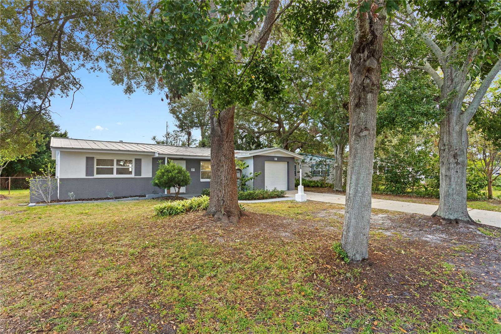 Listing photo id 26 for 1500 78th Avenue N