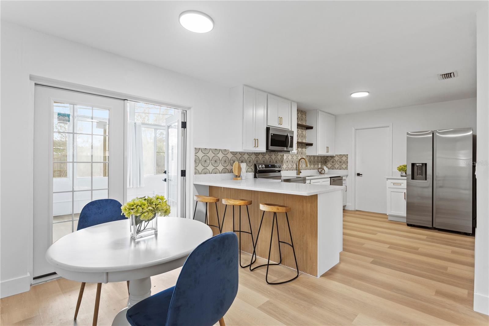 Listing photo id 5 for 1500 78th Avenue N