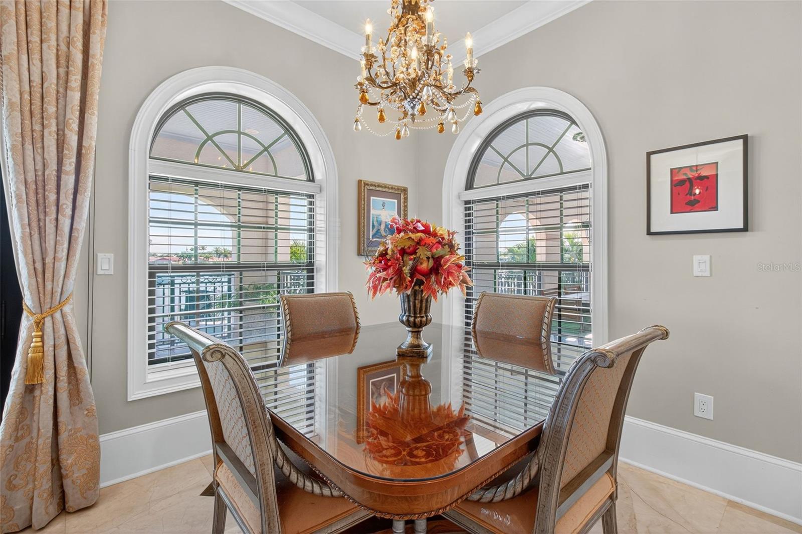 Listing photo id 16 for 7974 9th Avenue S