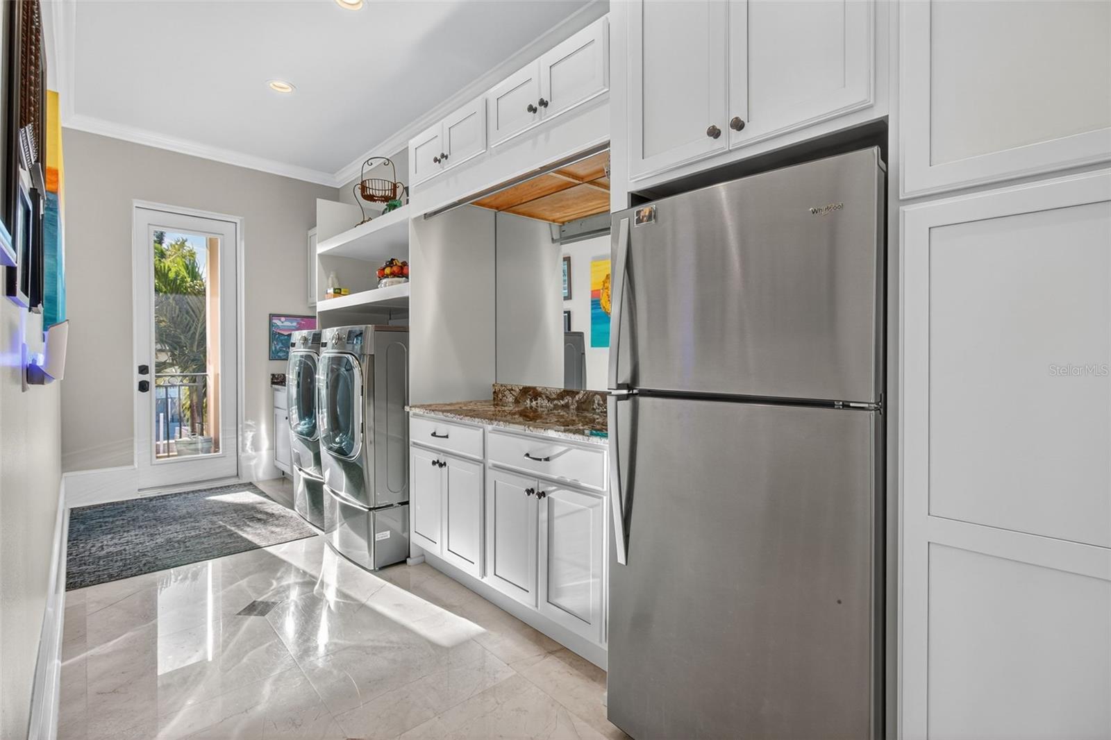 Listing photo id 20 for 7974 9th Avenue S