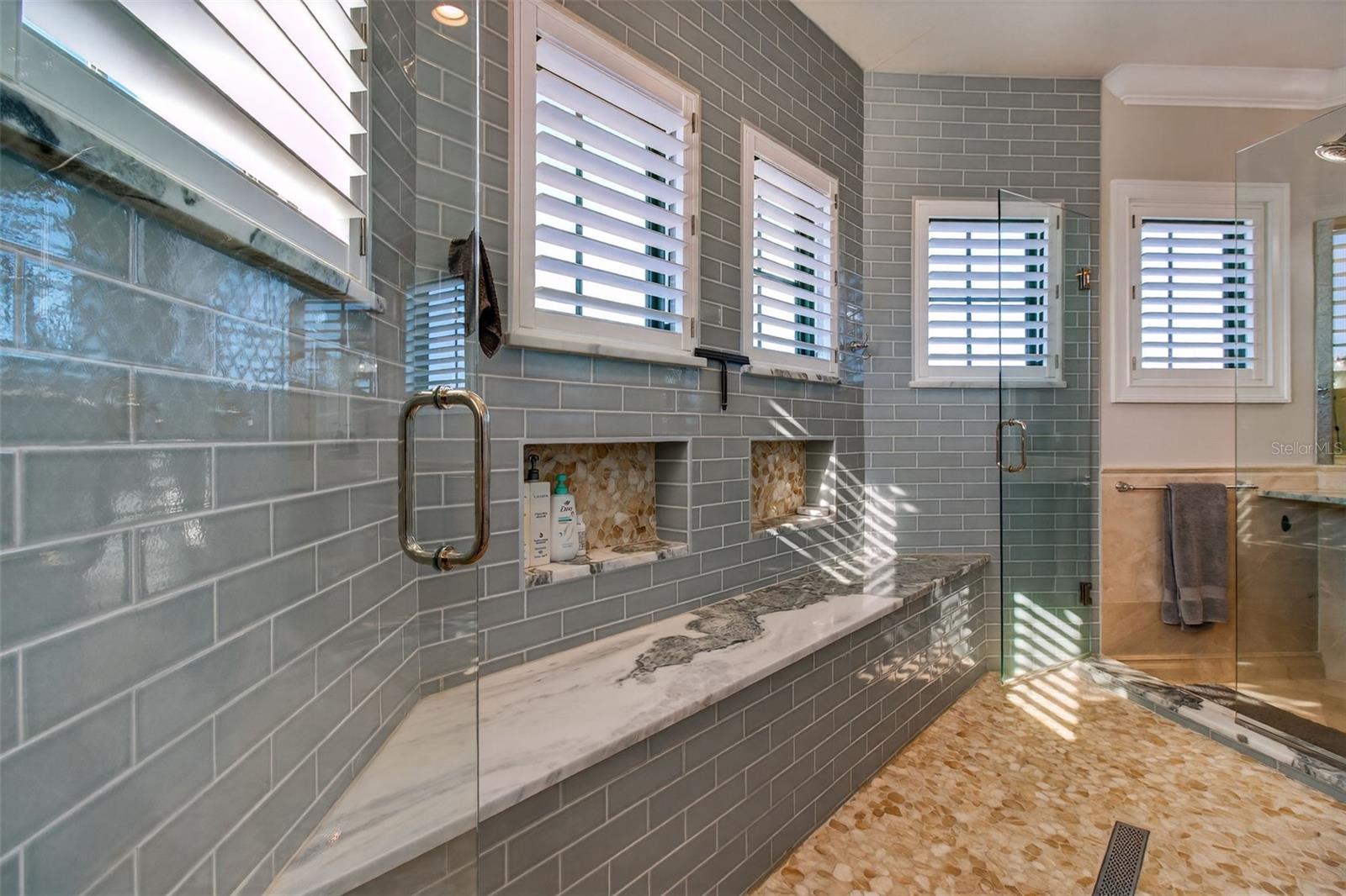 Listing photo id 36 for 7974 9th Avenue S