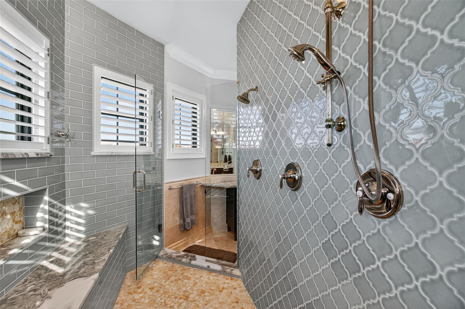 Listing photo id 37 for 7974 9th Avenue S