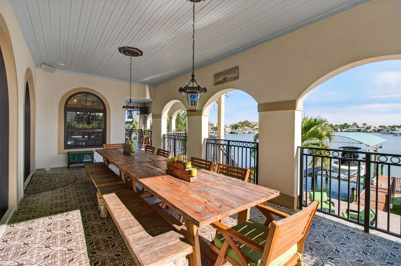 Listing photo id 47 for 7974 9th Avenue S