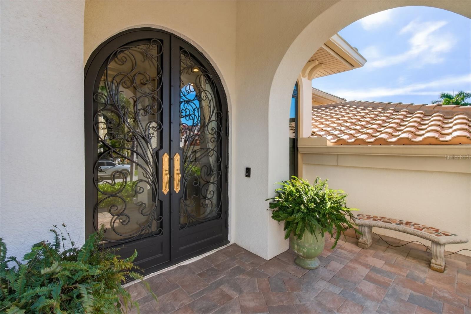 Listing photo id 3 for 7974 9th Avenue S