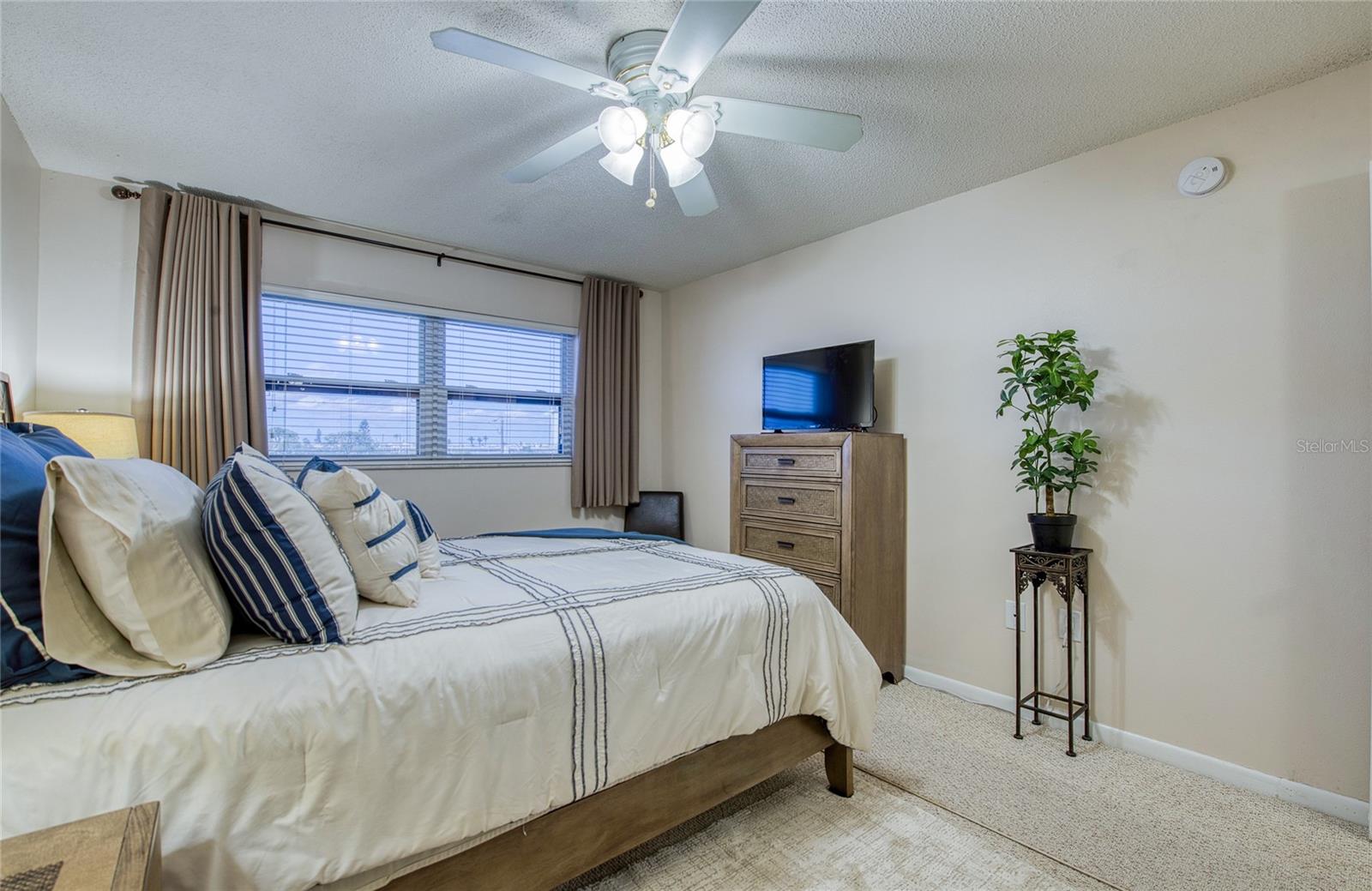 Image 21 of 37 For 5575 Gulf Boulevard 328