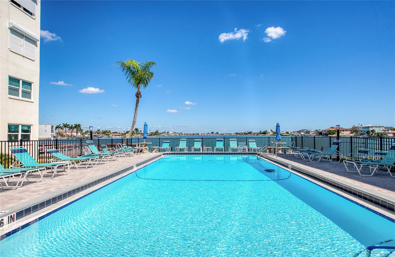 Image 30 of 37 For 5575 Gulf Boulevard 328