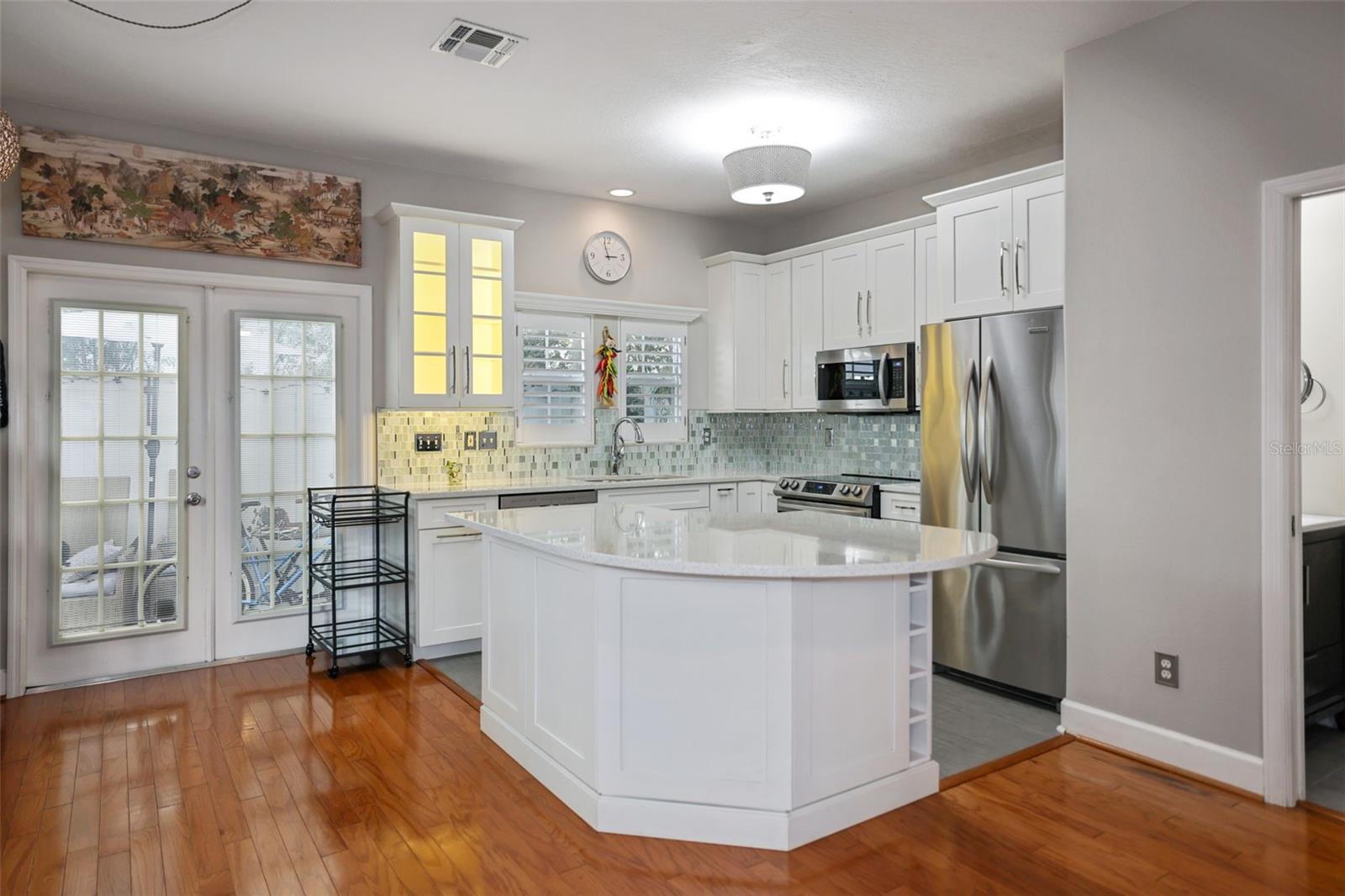 Image 13 of 31 For 632 Charles Court S