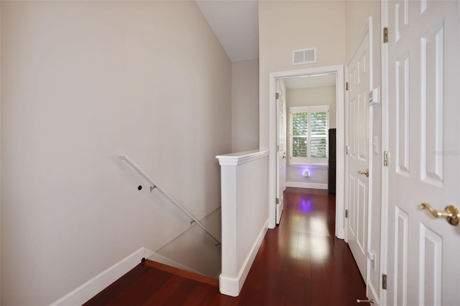 Image 16 of 31 For 632 Charles Court S