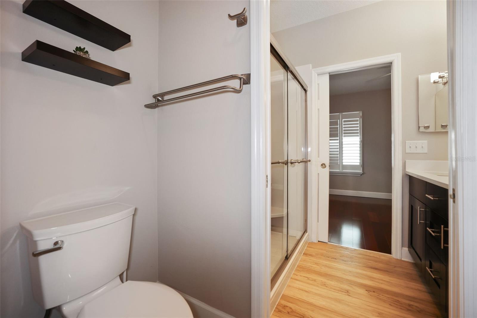 Image 17 of 31 For 632 Charles Court S