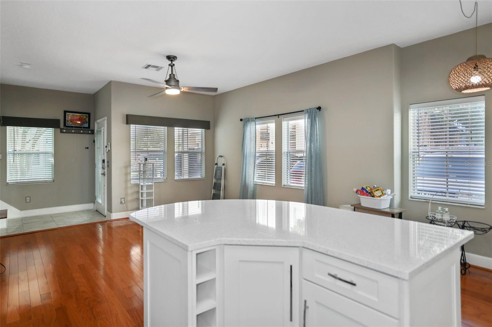 Image 26 of 31 For 632 Charles Court S