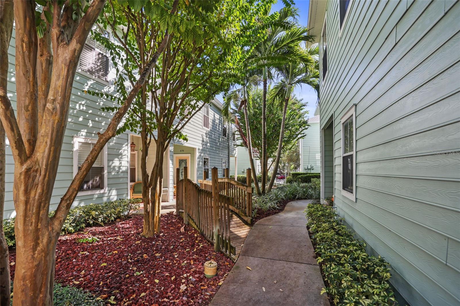 Image 5 of 31 For 632 Charles Court S