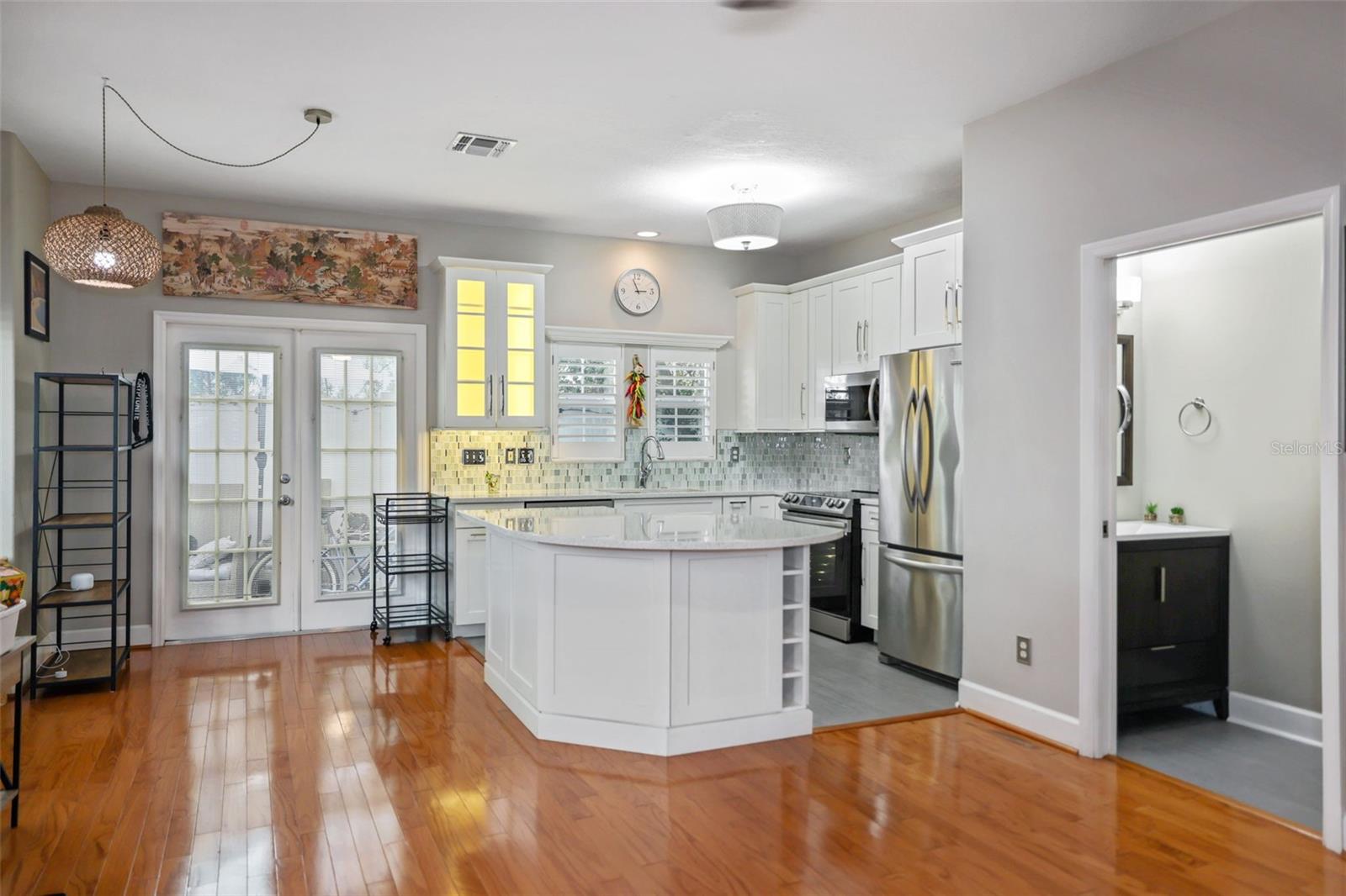 Image 6 of 31 For 632 Charles Court S