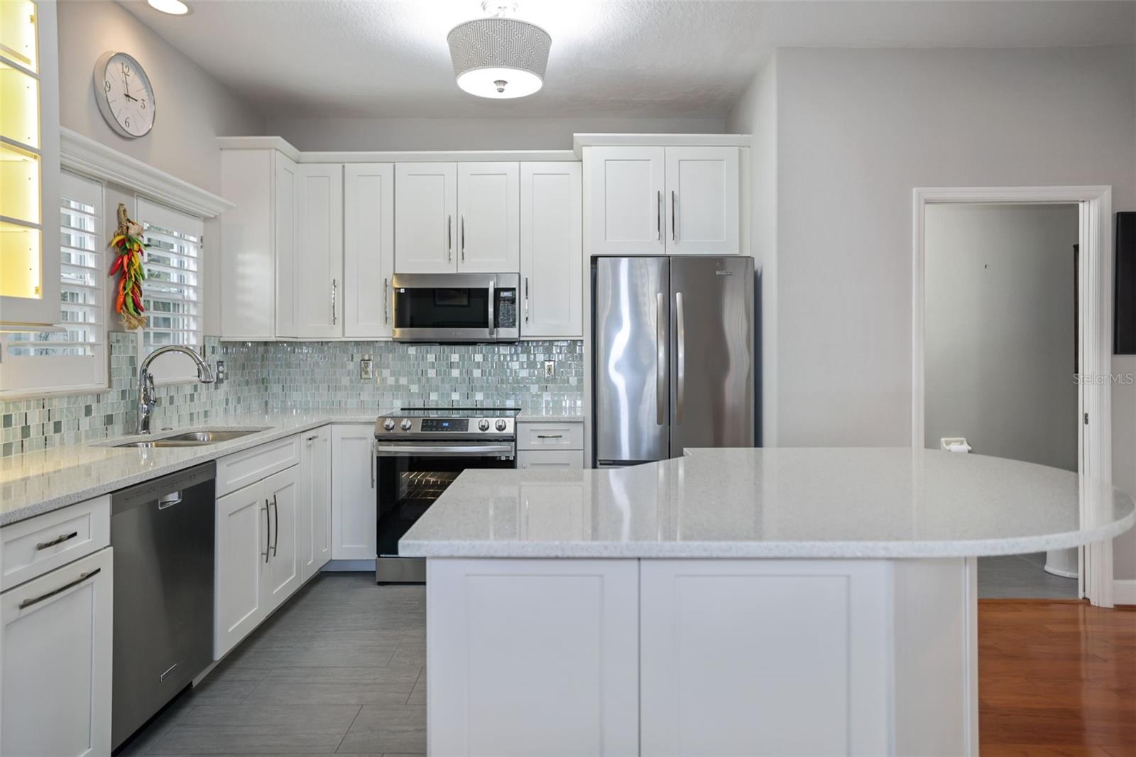 Image 8 of 31 For 632 Charles Court S