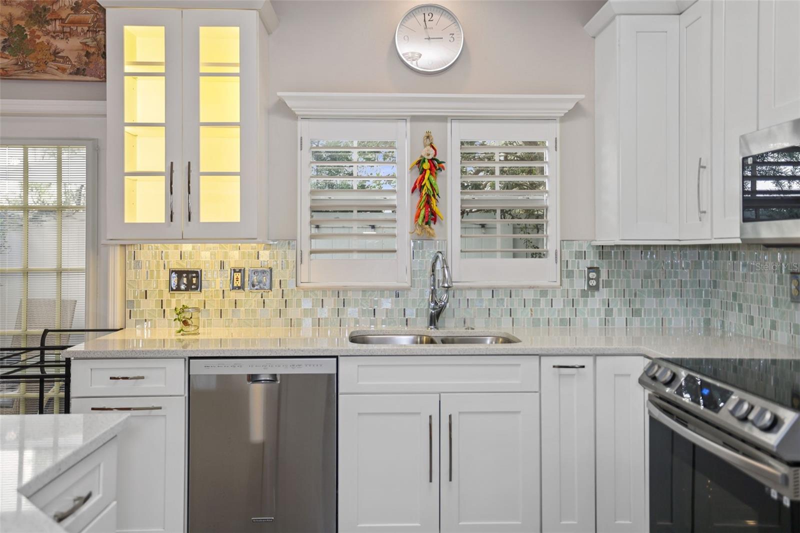 Image 9 of 31 For 632 Charles Court S