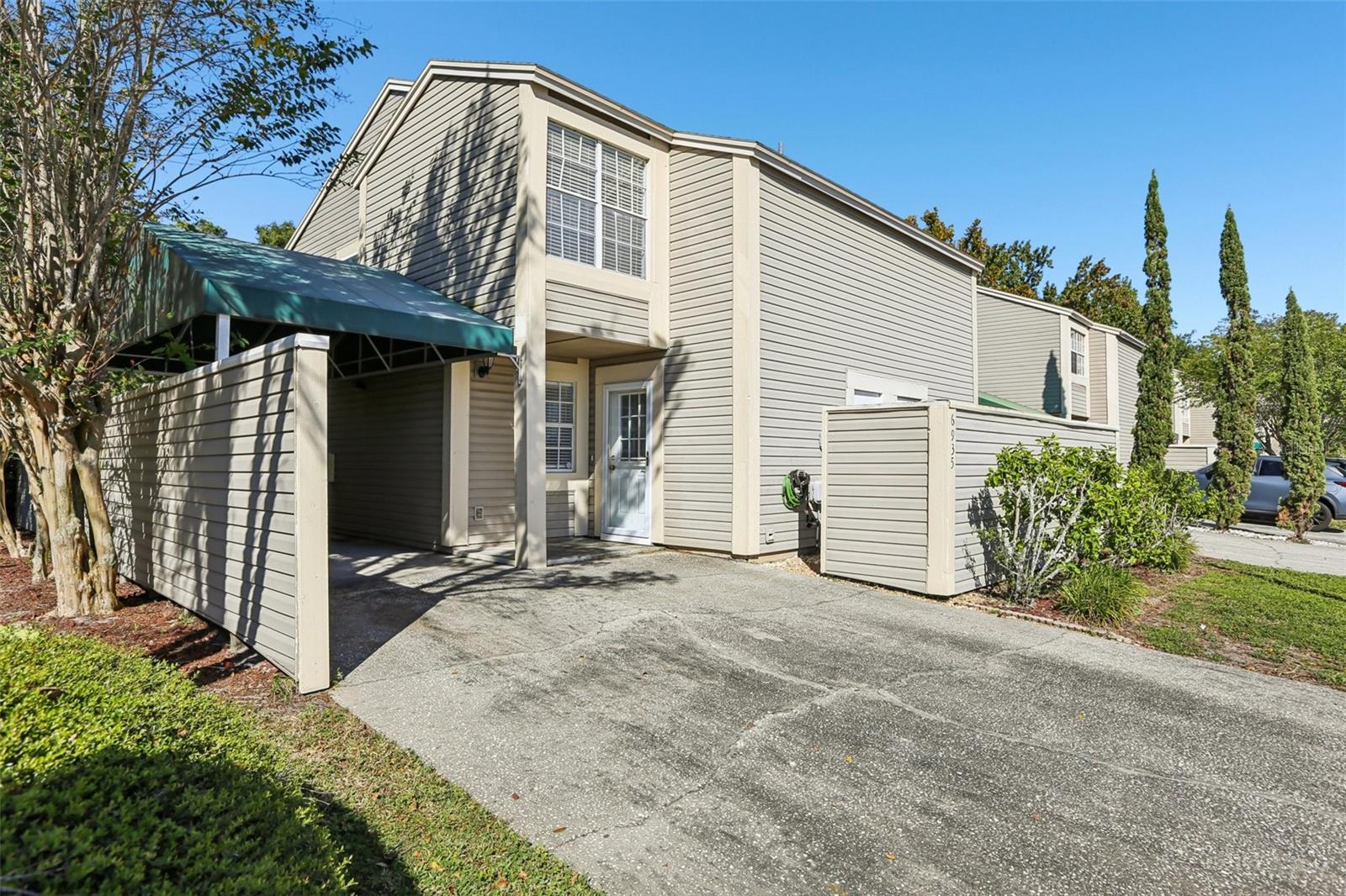 Details for 6935 Lake Place Court 6935, TAMPA, FL 33634