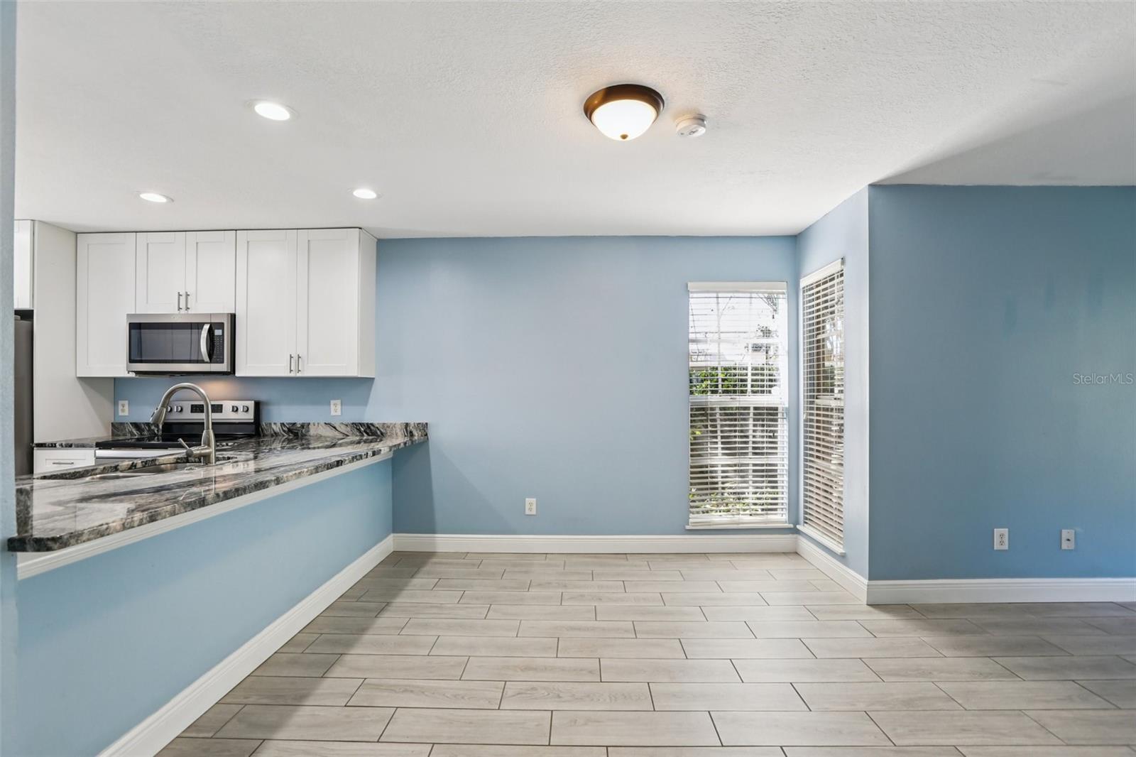 Image 12 of 34 For 6935 Lake Place Court 6935