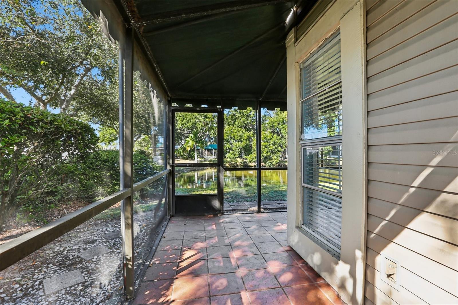 Image 16 of 34 For 6935 Lake Place Court 6935