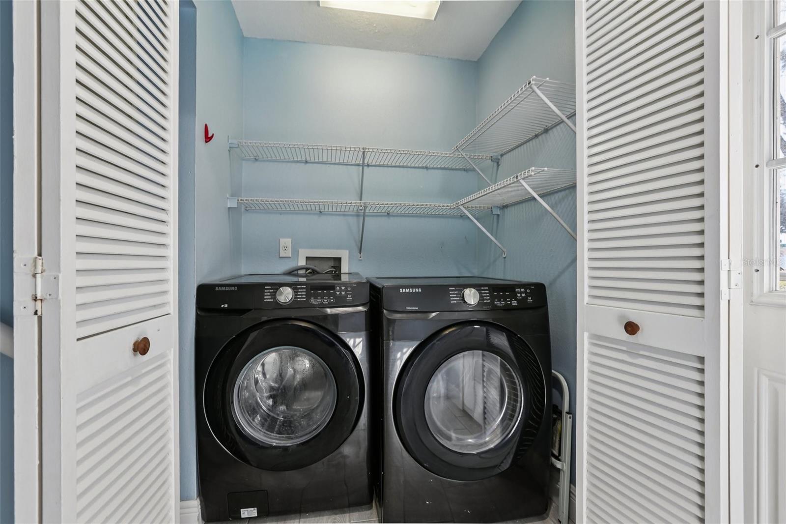 Image 17 of 34 For 6935 Lake Place Court 6935